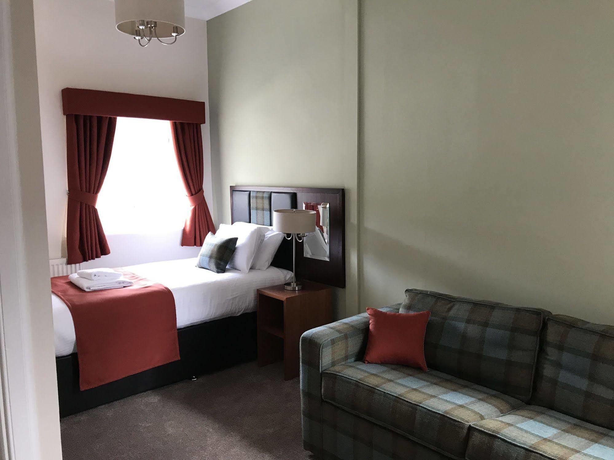 The Crags Hotel Callander Exterior photo